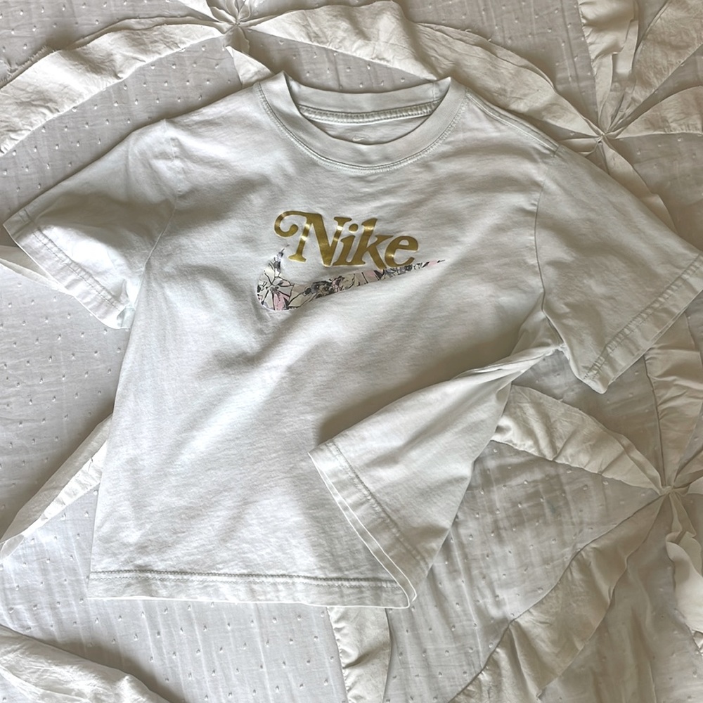 Light Teal Nike T-Shirt, size M